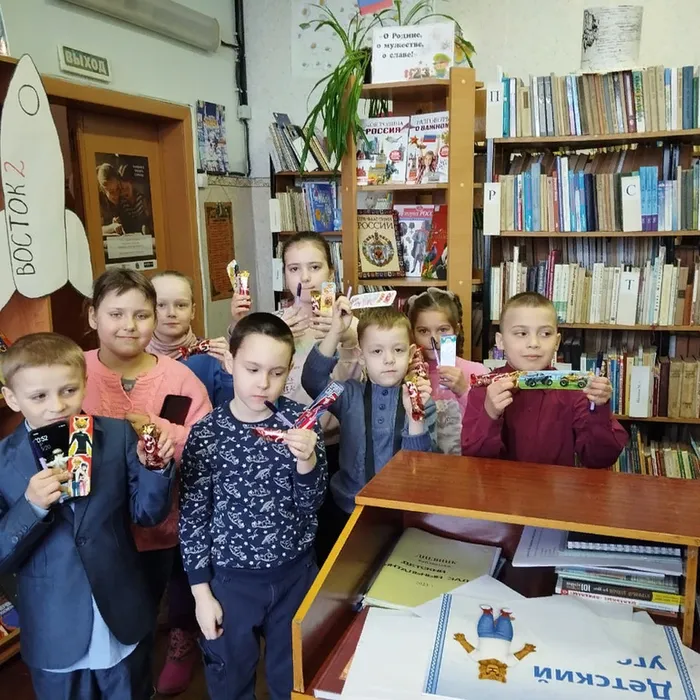  Экскурсия для первоклассников «Планета знаний библиотека».