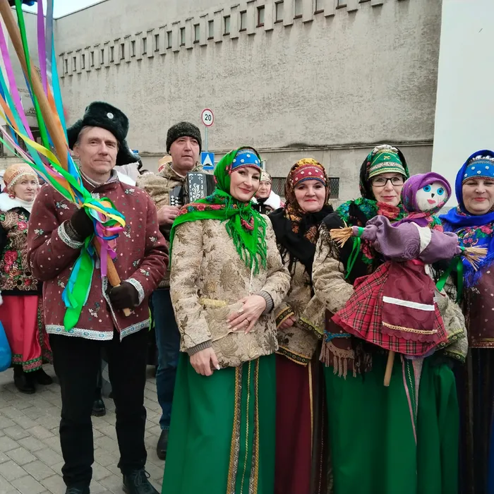  "Новоржевские скобари" на "Масленичный разгуляе" во Пскове.