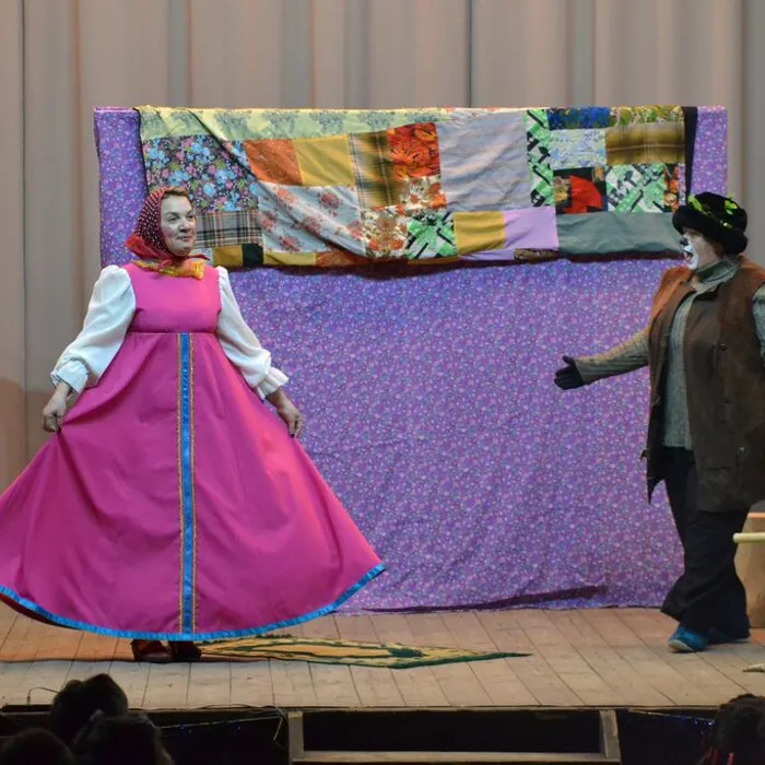 Новогодний утренник "Машенька и медведь!"